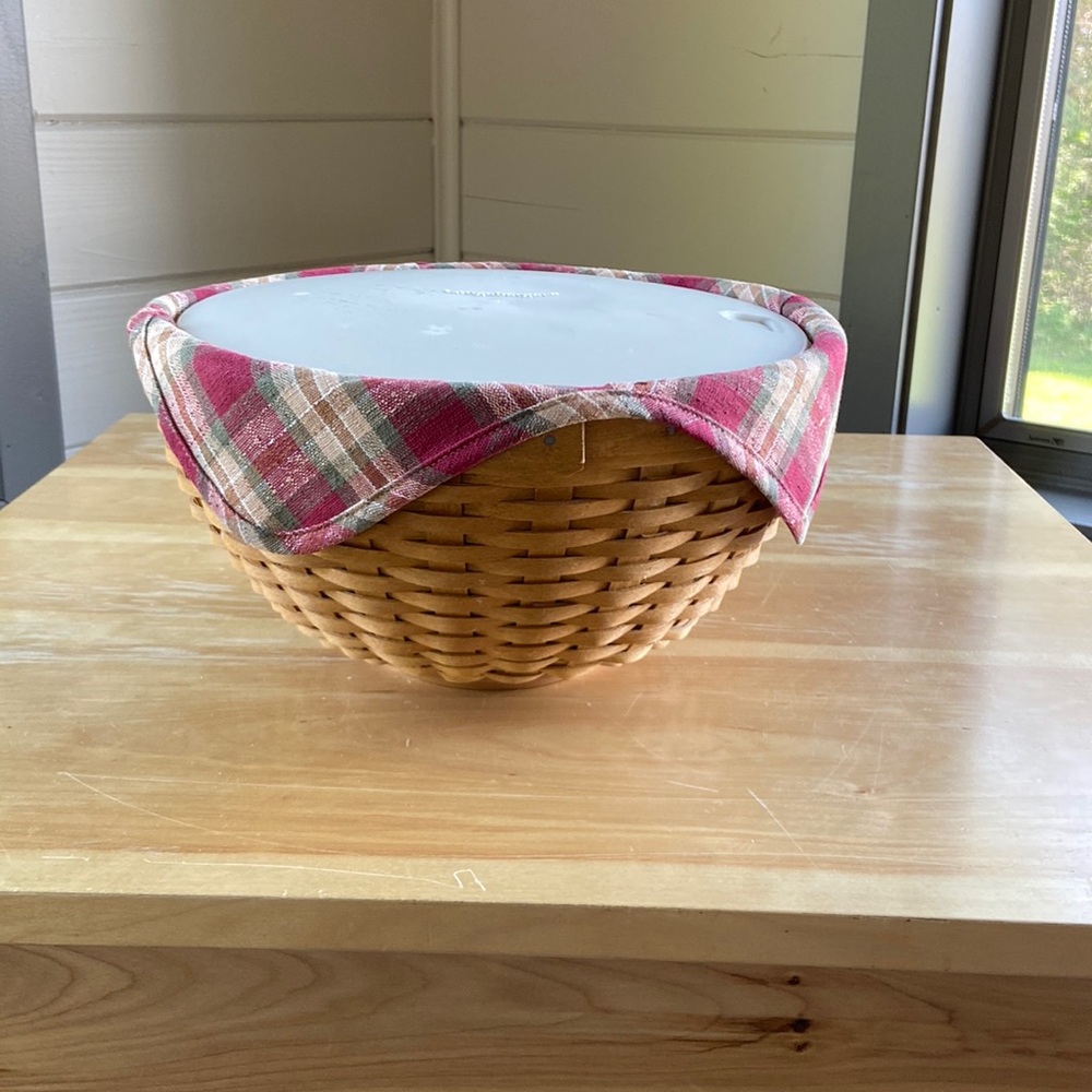 Round longaberger basket with bowl & lid